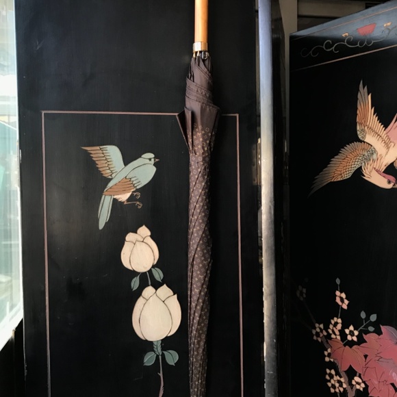 Louis Vuitton EUC Monogram Large Umbrella Last Discount w Reciept - Picture 6 of 11